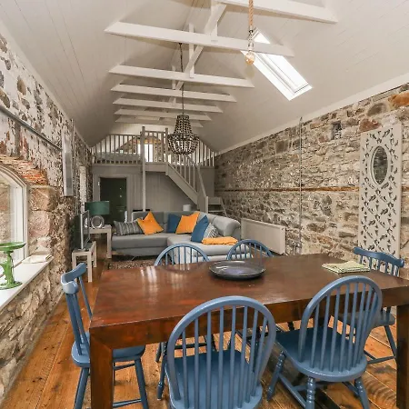 Holiday home The Dairy On Suir